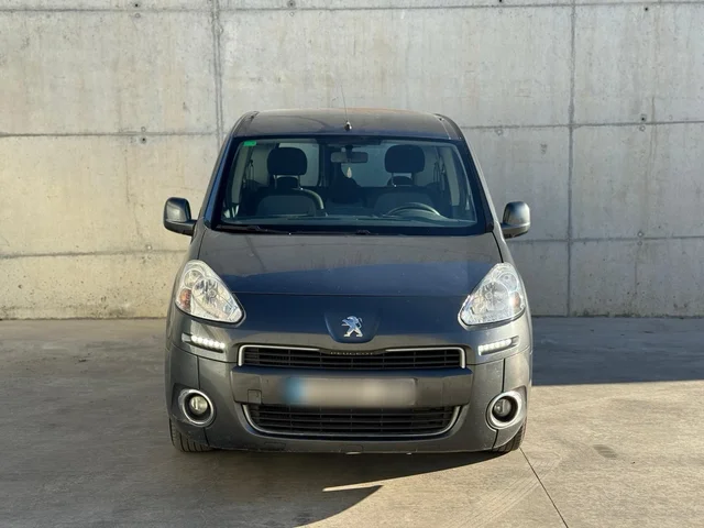 
								PEUGEOT PARTNER 2015 / 1.6HDI 100CV / 5 PLAZAS / MEJOR PRECIO EN VIC full									