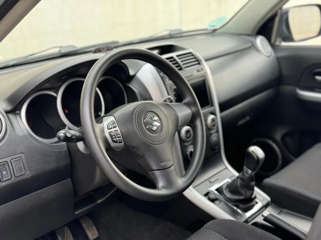 
								SUZUKI VITARA 2007/ 2.0JLX 140CV 4X4 / MEJOR PRECIO EN VIC full									