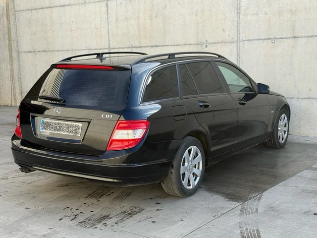 
								MERCEDES C200 2010 / FAMILIAR 5 PUERTAS / 136CV / MEJOR PRECIO EN VIC full									
