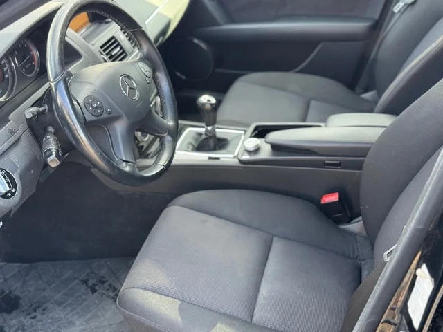 
								MERCEDES C200 2010 / FAMILIAR 5 PUERTAS / 136CV / MEJOR PRECIO EN VIC full									