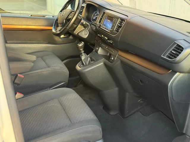 
								Toyota Proace 2022 diésel 145CV – 8 plazas – coche segunda mano en Vic full									