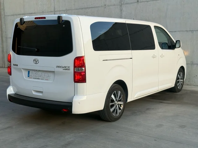 
								Toyota Proace 2022 diésel 145CV – 8 plazas – coche segunda mano en Vic full									