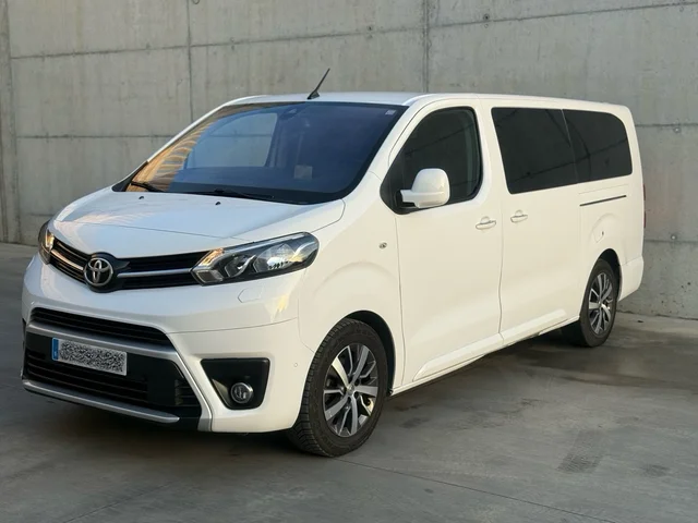 
								Toyota Proace 2022 diésel 145CV – 8 plazas – coche segunda mano en Vic full									