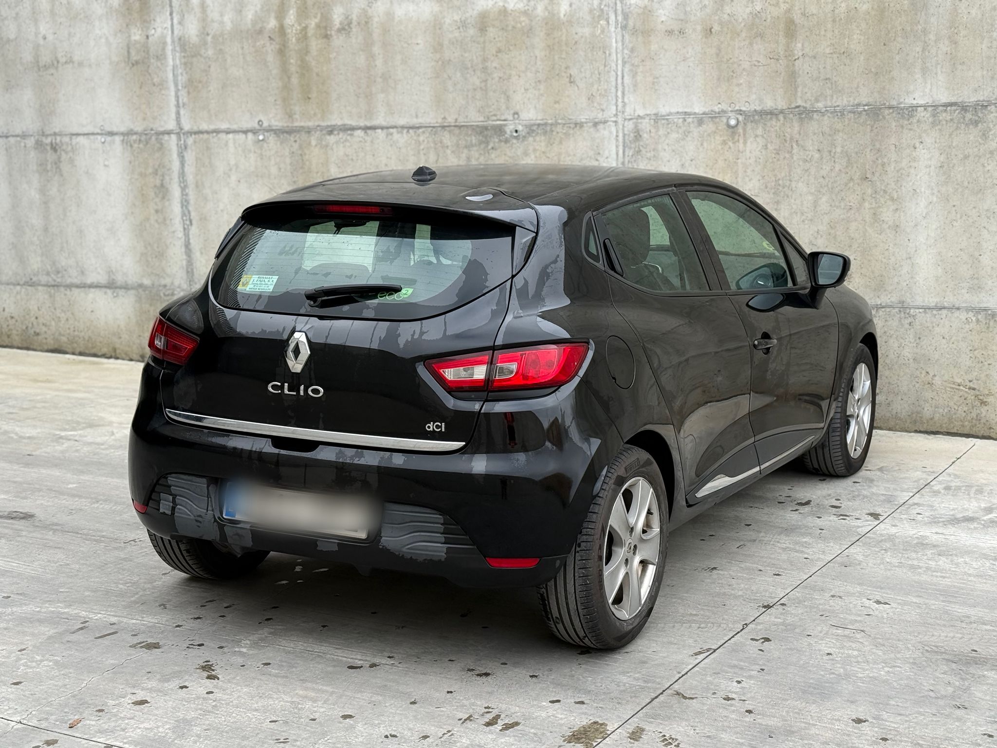 
								RENAULT CLIO full									