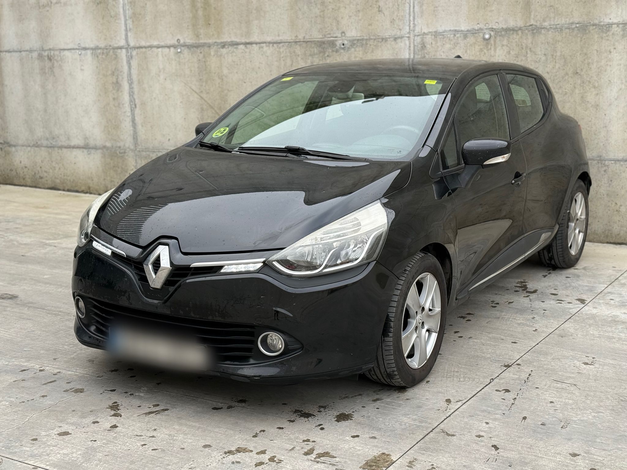 
								RENAULT CLIO full									