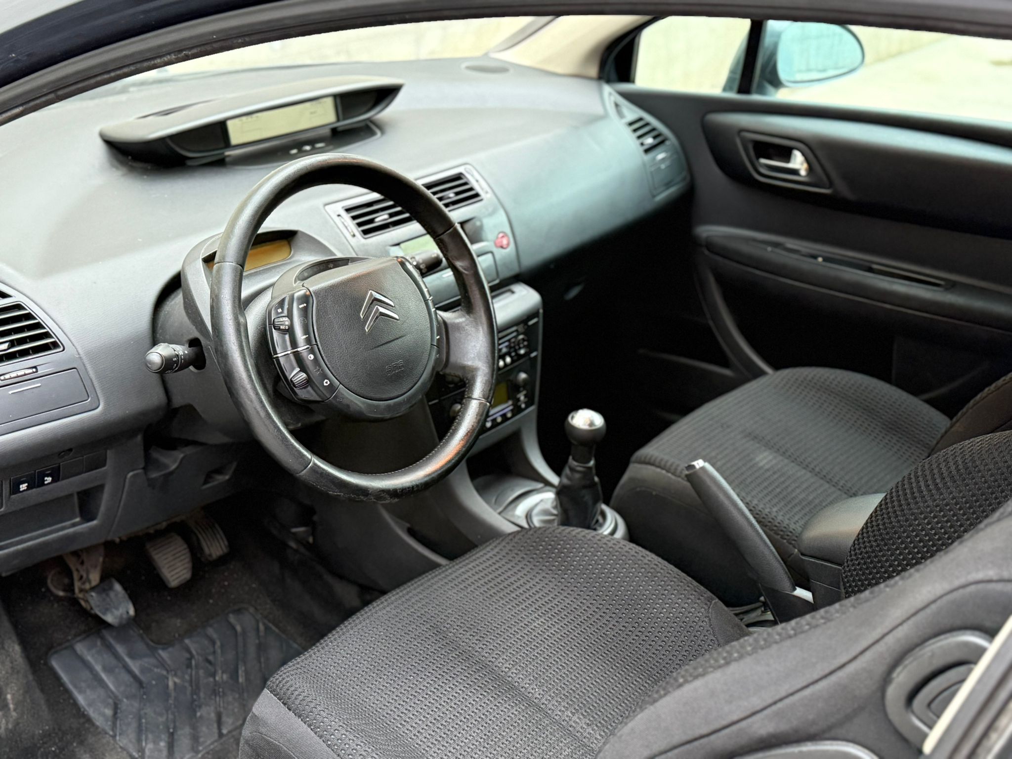 
								CITROËN C4 2007 full									