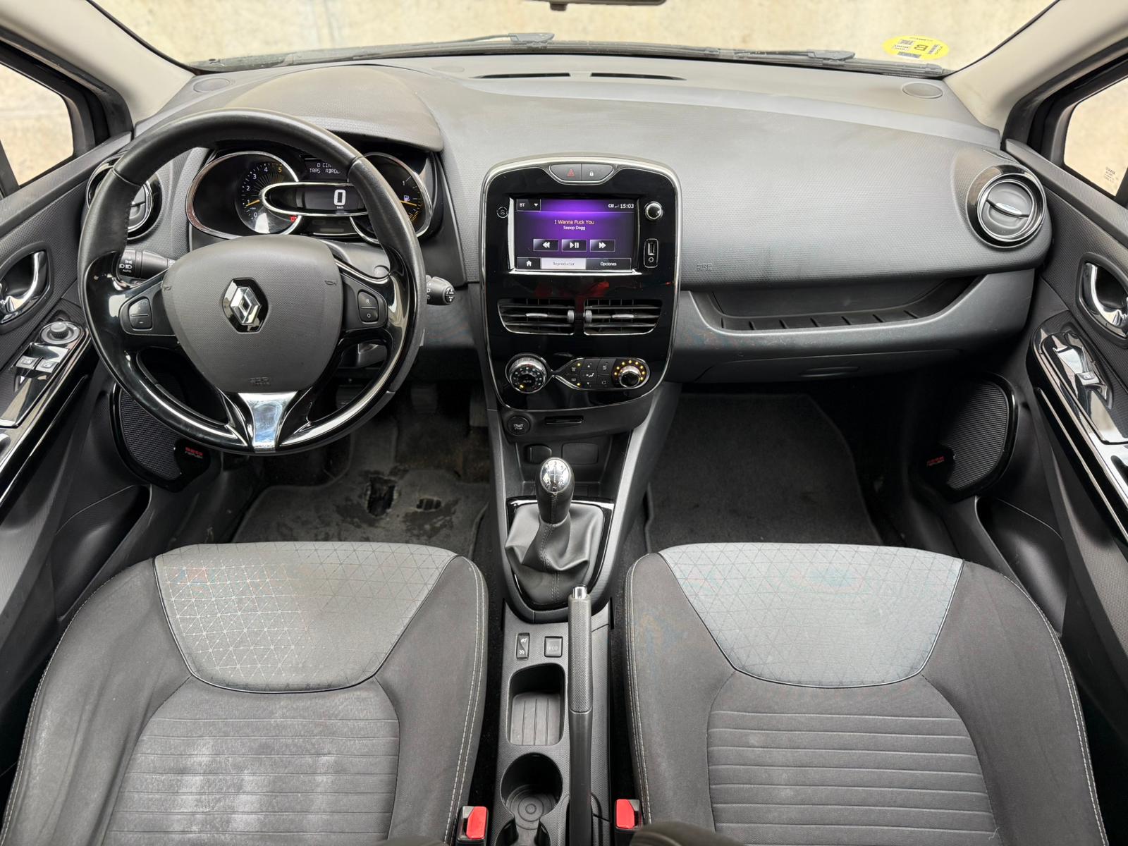 
								RENAULT CLIO full									